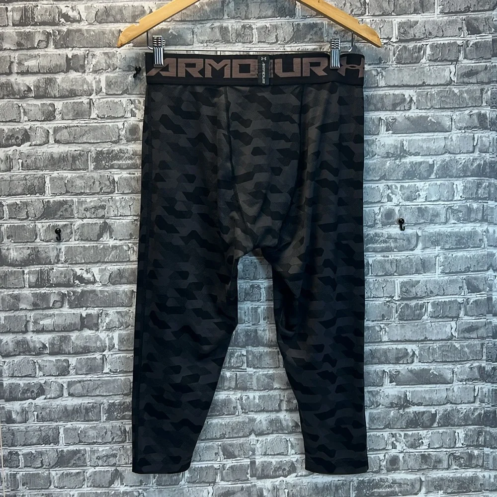 Under Armour compression leggings‎